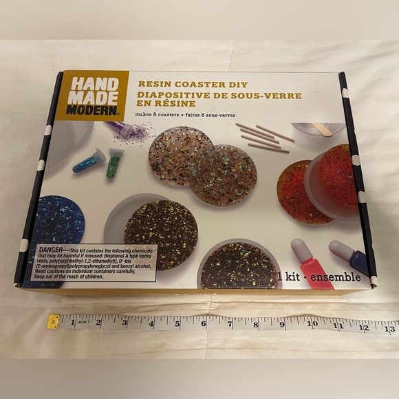 BNIB HANDMADE MODERN DIY RESIN 8 COASTER KIT - PERFECT SUMMER ACTIVITY! - Picture 2 of 3